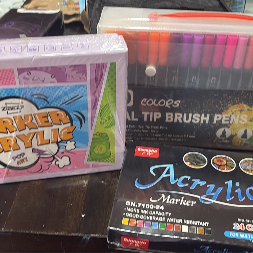Multiples Acrylic Marker Set with Brush Pens - Pink, Black, Green